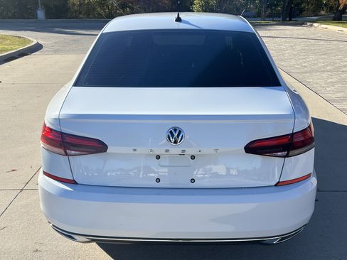 Used 2020 Volkswagen Passat 2.0T SE image 9