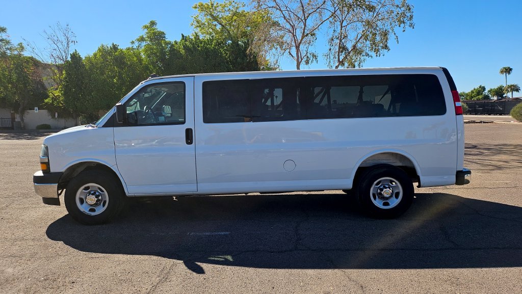 Used 2025 Chevrolet Express 3500 LT w/ LT Preferred Equipment Group RWD image 7