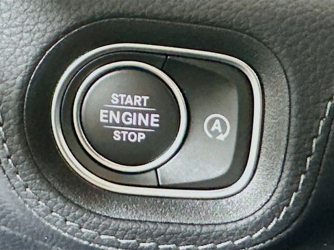 Used 2026 Mercedes-Benz GLS 580 4MATIC image 16