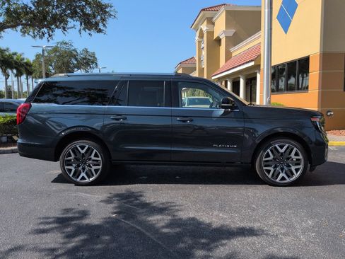 Certified 2025 Ford Expedition Max Platinum w/ Platinum Ultimate Package AWD/4WD image 3