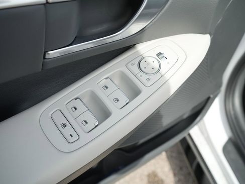 Certified 2023 Hyundai Sonata SEL w/ Preferred Accessory Package image 19