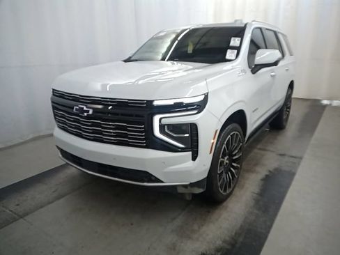 Used 2026 Chevrolet Tahoe High Country w/ LPO, Illumination Package AWD/4WD image 1