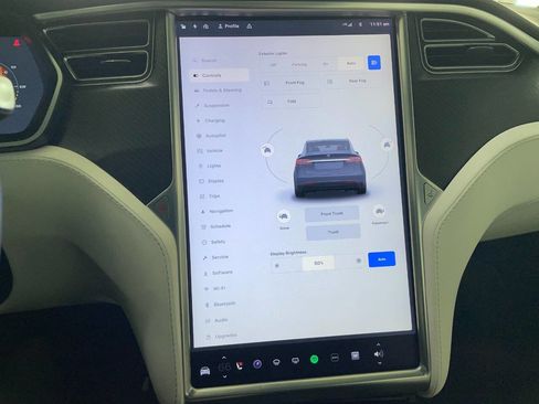 Used 2018 Tesla Model X 75D image 34