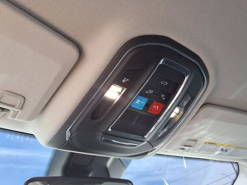 Used 2023 Jeep Grand Cherokee Laredo w/ Luxury Tech Group I AWD/4WD image 9