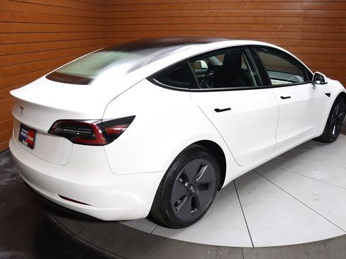 Used 2023 Tesla Model 3 Standard Range RWD image 18