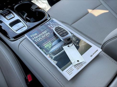 Used 2023 Hyundai Tucson Limited image 34