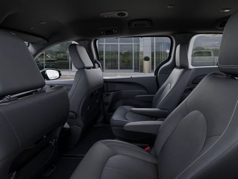 New 2025 Chrysler Voyager LX image 23
