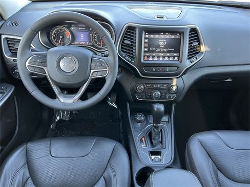 Certified 2021 Jeep Cherokee Latitude Lux w/ Comfort/Convenience Group image 3