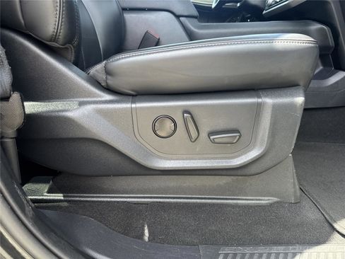 Used 2024 Ford Expedition XLT image 39