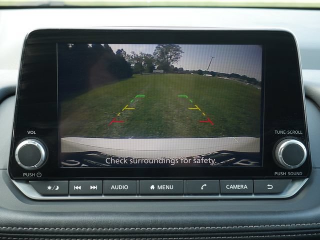 Used 2024 Nissan Rogue SV FWD image 4