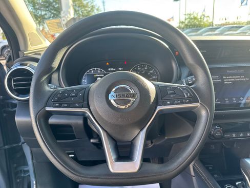 Used 2021 Nissan Kicks SV FWD image 14
