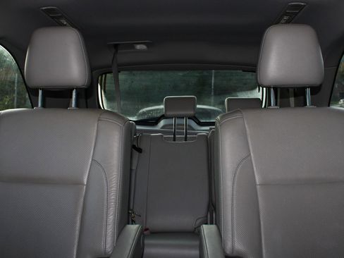 Used 2018 Toyota Highlander Limited image 33