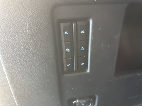 Used 2024 Ford Expedition XLT image 28