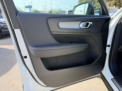 New 2026 Volvo XC40 B5 Core image 10