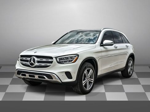 Used 2022 Mercedes-Benz GLC 300 4MATIC image 3
