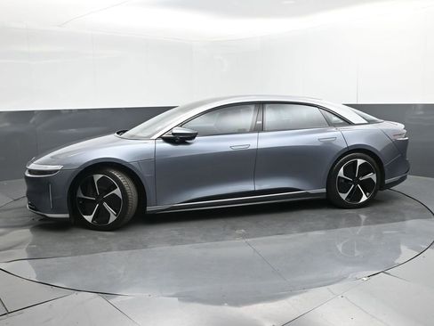 Used 2024 Lucid Air Touring image 2