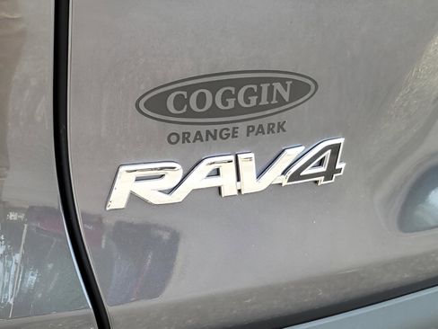 Used 2023 Toyota RAV4 XLE Premium image 33