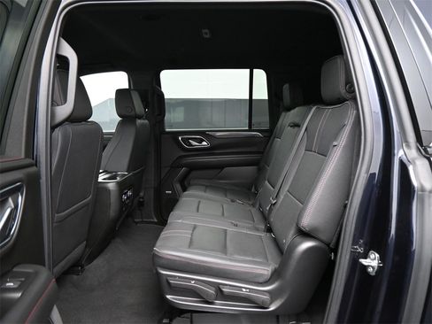 Used 2022 Chevrolet Suburban RST w/ Luxury Package image 18