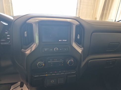 Used 2020 Chevrolet Silverado 1500 Custom w/ Custom Value Package AWD/4WD image 11