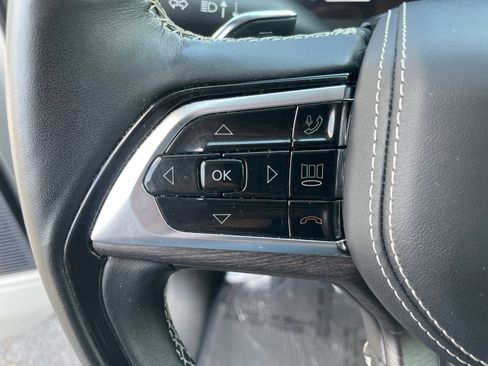 Used 2022 Jeep Grand Cherokee Overland w/ Adv Protech Group III AWD/4WD image 13