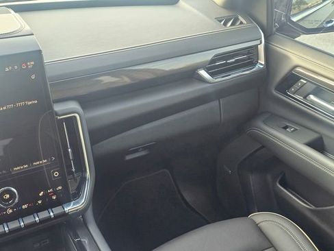 Used 2026 GMC Yukon XL Elevation image 18