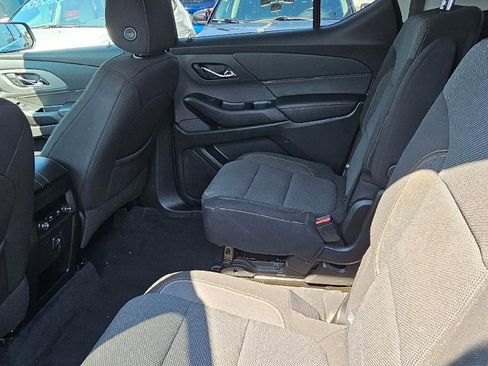 Used 2021 Chevrolet Traverse LT image 9