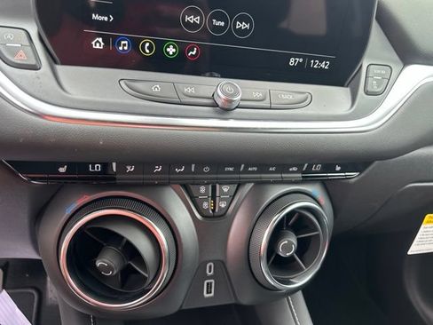 New 2026 Chevrolet Blazer LT FWD image 25