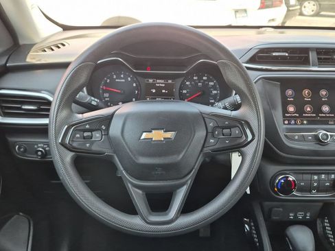 Used 2023 Chevrolet TrailBlazer LS FWD image 17