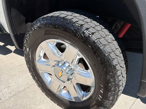 Used 2022 Chevrolet Silverado 2500 LTZ image 9