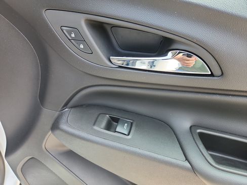 Used 2024 Chevrolet Equinox LT image 49