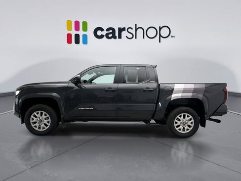 Used 2025 Toyota Tacoma SR5 AWD/4WD image 2