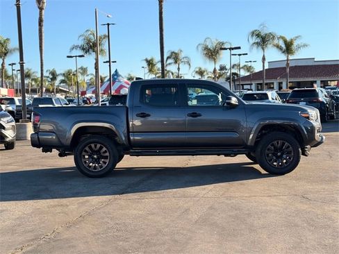 Used 2021 Toyota Tacoma Limited image 4
