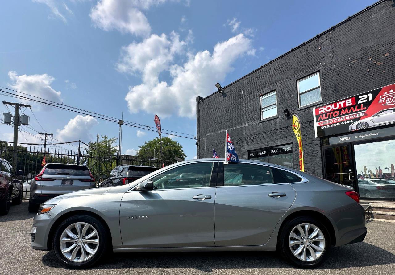 Used 2025 Chevrolet Malibu LT FWD image 4