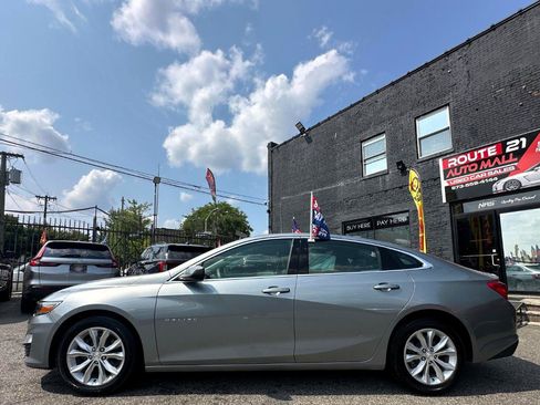 Used 2025 Chevrolet Malibu LT FWD image 4