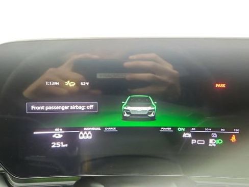 Used 2025 Audi A6 e-tron Prestige w/ Black Warm Weather Package image 39