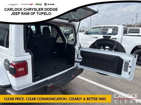 Used 2025 Jeep Wrangler Sahara image 31