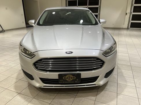 Used 2016 Ford Fusion SE FWD image 8