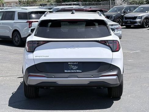 New 2026 Kia Sportage EX w/ EX Panorama Roof Package FWD image 4