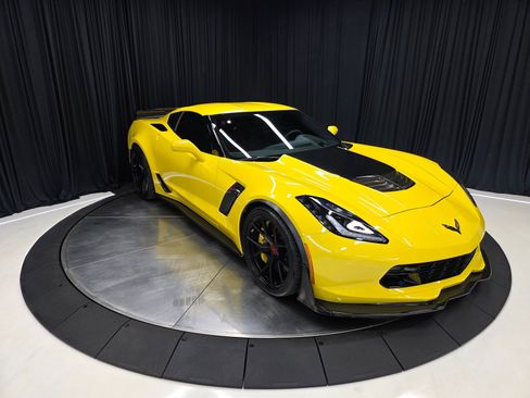 Used 2016 Chevrolet Corvette Z06 w/ 3LZ Preferred Equipment Group image 7