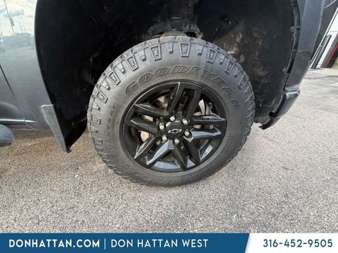 Used 2022 Chevrolet Silverado 1500 LT Trail Boss w/ LT Trail Boss Premium Package AWD/4WD image 10