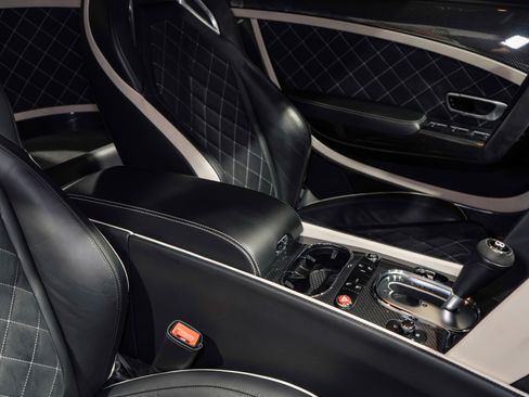 Used 2015 Bentley Continental GT3-R image 40