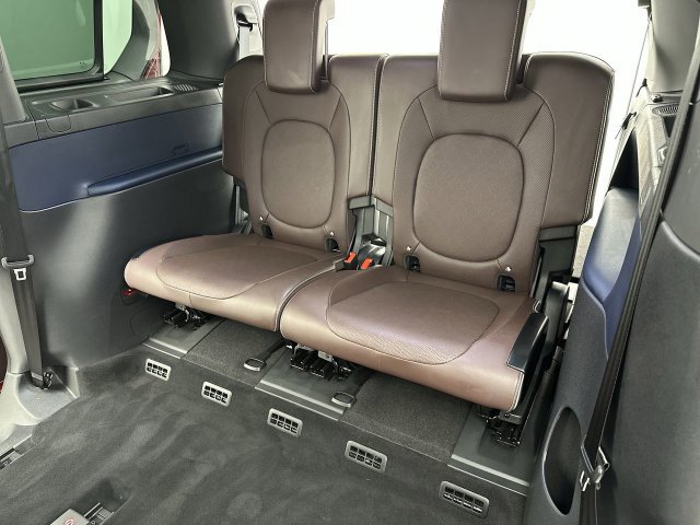 Certified 2025 Volkswagen ID. Buzz Pro S Plus AWD/4WD image 25