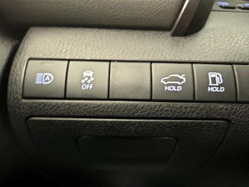 Used 2019 Toyota Camry XSE image 6