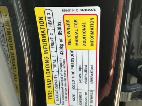 Used 2020 Volvo XC60 T5 Momentum image 10