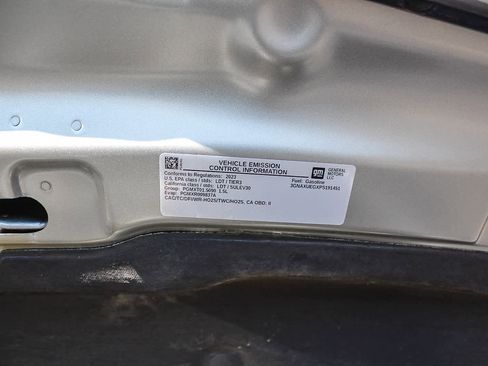 Used 2023 Chevrolet Equinox LT image 37