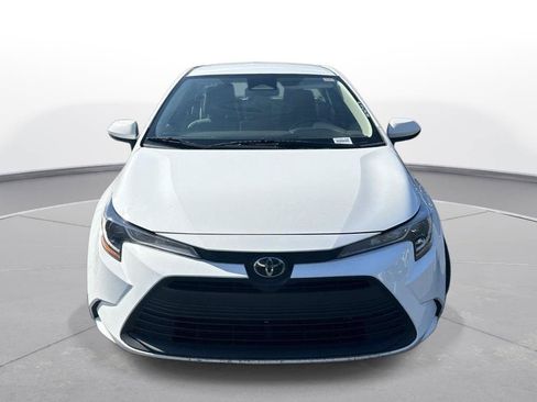 Used 2023 Toyota Corolla LE FWD image 3