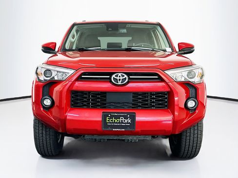 Used 2024 Toyota 4Runner SR5 Premium image 2