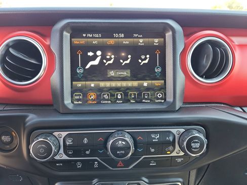 Used 2021 Jeep Wrangler Unlimited Rubicon AWD/4WD image 16