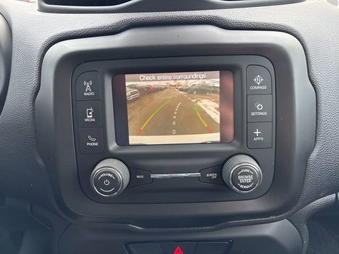 Used 2019 Jeep Renegade Sport image 18