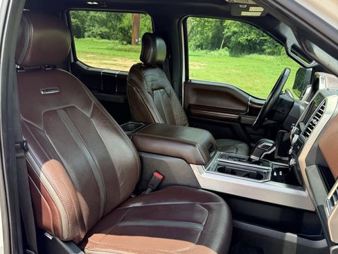 Used 2015 Ford F150 Platinum w/ Equipment Group 701A Luxury AWD/4WD image 18